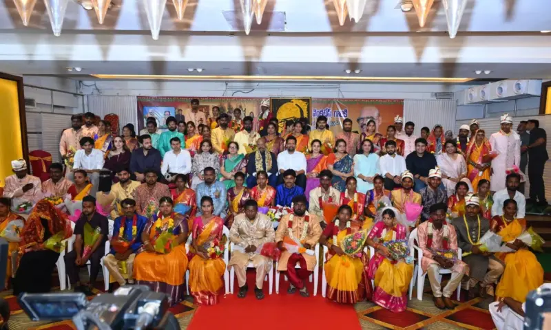 Kurnool: నీతులు చెప్తూ కబ్జాలు చేసే నాయకులను దూరం పెట్టండి