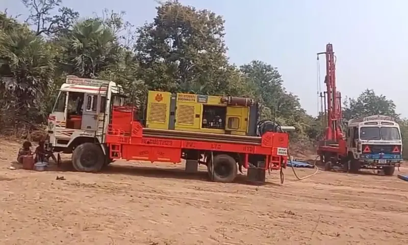 Eluru: భూగర్భ జలాల దోపిడీ.. పట్టించుకోని రెవెన్యూ!