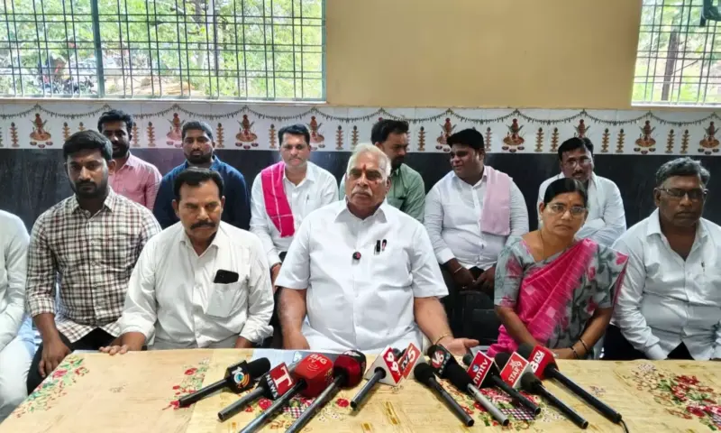 Kagaznagar: ఆక్రమణ ఆరోపణలు తప్పు.. మాజీ ఎమ్మెల్యే స్పష్టత