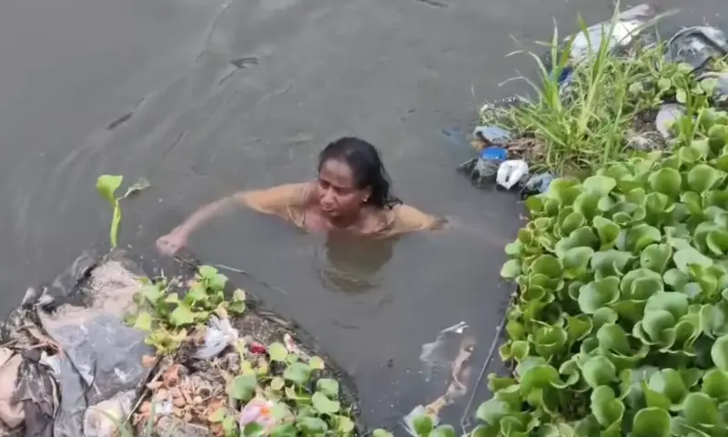 Hyderabad: చాదర్‌ఘాట్ మూసీ నదిలో పడిపోయిన మహిళ.. రక్షించిన స్థానికులు!