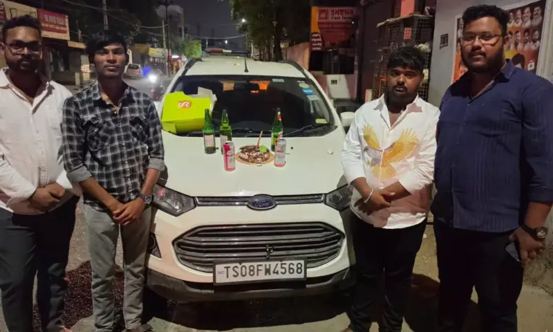 LB Nagar: రోడ్డుపై పార్టీ చేసుకుంటే జైలుకే.. చైతన్యపురి పోలీసుల 'మిడ్ నైట్' సర్ప్రైజ్!