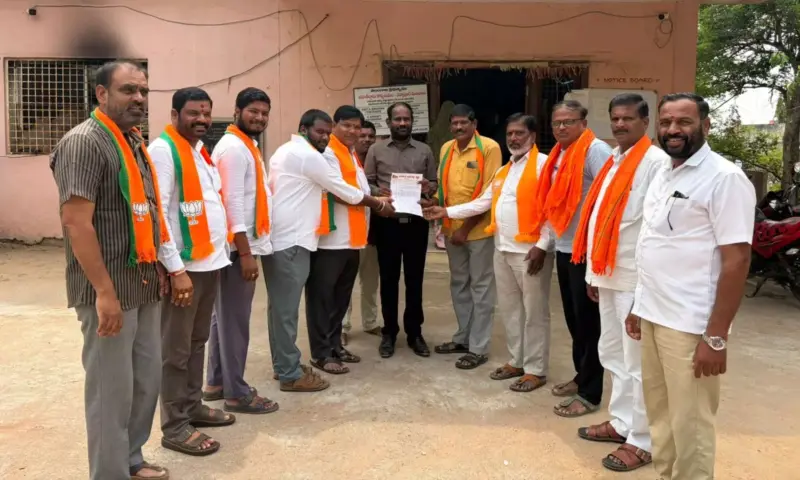 Narsapur: వడ్ల కొనుగోళ్లు వేగవంతం చేయాలి.. బీజేపీ డిమాండ్