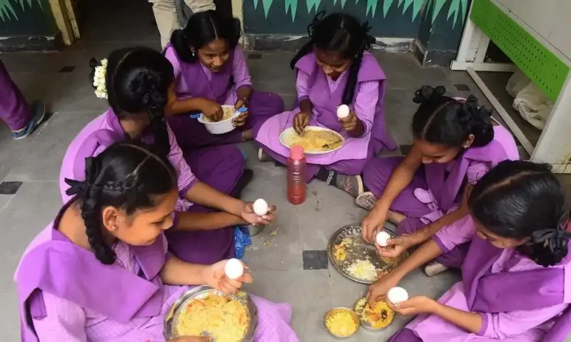 ఏపీలో కొత్త పథకం: విద్యార్థుల ఇంటికే డ్రై రేషన్