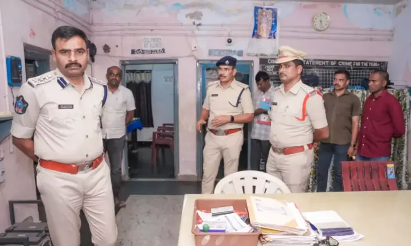 Tirupati: రేణిగుంట పోలీస్ స్టేషన్లో తిరుపతి ఎస్పీ సుబ్బరాయుడు తనిఖీ