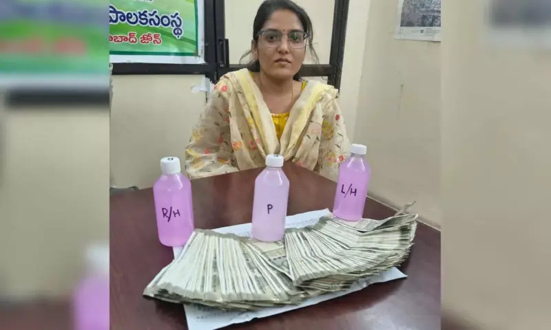 Hyderabad: ఏసీబీ మెరుపు దాడి.. రూ.లక్ష లంచం తీసుకుంటూ పట్టుబడ్డ జూనియర్ అసిస్టెంట్!