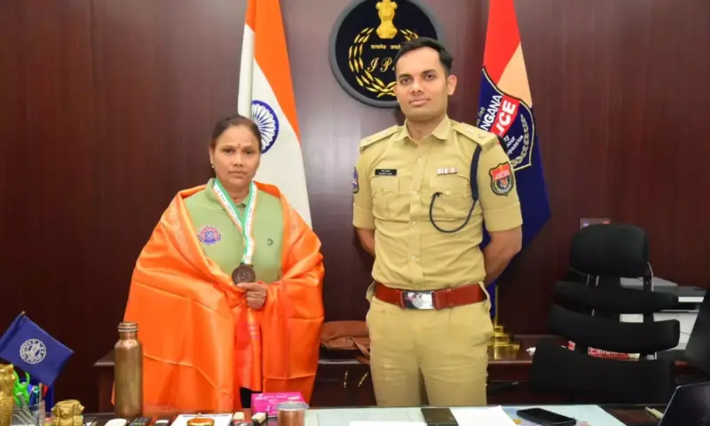 Karimnagar: విధి నిర్వహణతో పాటు క్రీడల్లోనూ మెరిసిన కరీంనగర్ పోలీస్