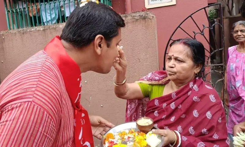 Bengal Leftists shed atheist avatar to keep up with times, don religion on sleeve