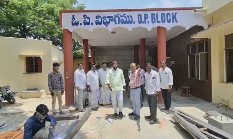 Dharmavaram: క్యూ లైన్ల బాధ తప్పింది.. మంత్రి చొరవకు ప్రశంసలు