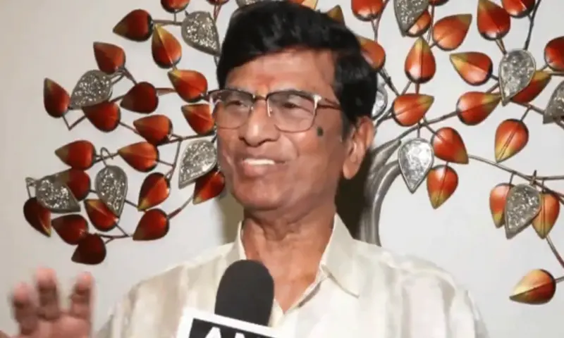''విజయ్ మొండి ఘటం.. ఆ ఘటన తర్వాత.. పార్టీ వద్దన్నాం''