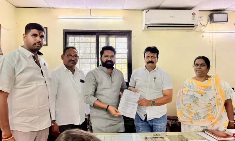 Medipally: మేడిపల్లి పీర్జాదిగూడ నీటి కష్టాలపై జలమండలికి వినతి