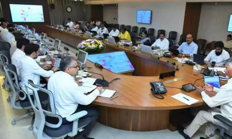 చంద్రబాబును ఐఎఎస్ లు ఎందుకు ఖాతరు చేయడం లేదు!