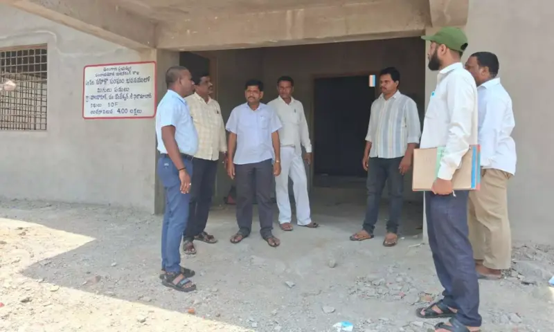 Armoor: తొండాపూర్లో డివిజనల్ పంచాయతీ అధికారి పర్యటన