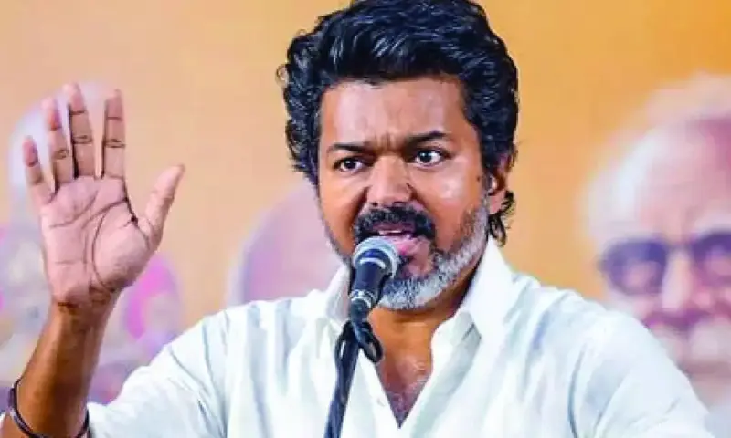 'దళపతి' విజయ్ వ్యూహం.. కింగ్ మేకర్ అవుతారా? కింగ్ అవుతారా?