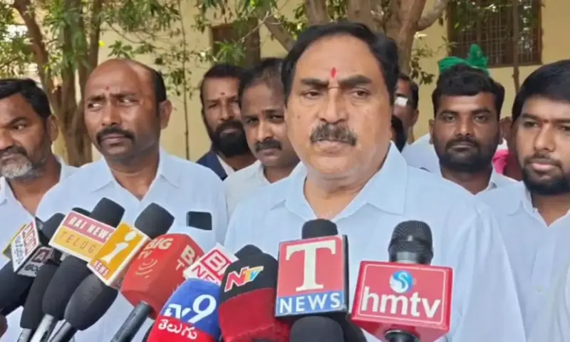 Jangaon: జంగామ కలెక్టర్ను కలిసిన మాజీ మంత్రి ఎర్రబెల్లి దయాకర్ రావు