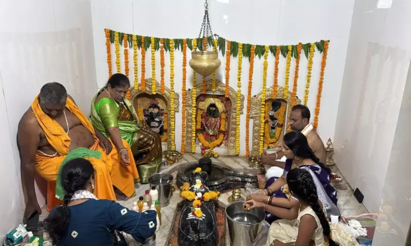 Armoor: ఆర్మూర్లో భక్తిశ్రద్ధలతో సాగుతున్న వైశాఖ మాస నిత్య పూజలు