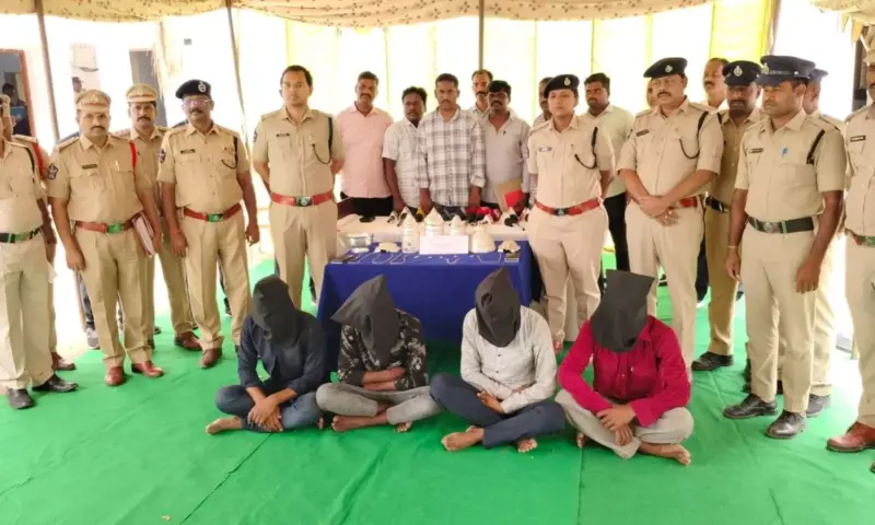 Madanapalle: పోలీసుల మెరుపు దాడి: అంతర్రాష్ట్ర దొంగల ముఠా గుట్టురట్టు!
