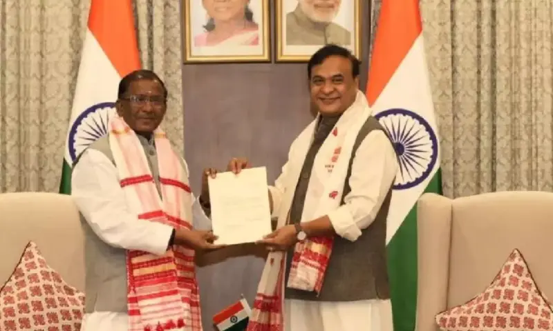 సీఎం పదవికి హిమంత బిస్వా శర్మ రాజీనామా