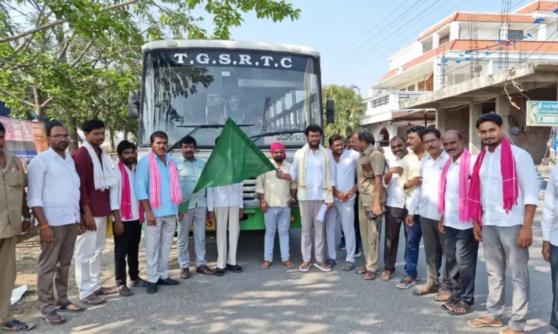 Boath: గ్రామాలకు ఆర్టీసీ బస్సులు పచ్చజెండా ఊపిన ఎమ్మెల్యే అనిల్ జాదవ్