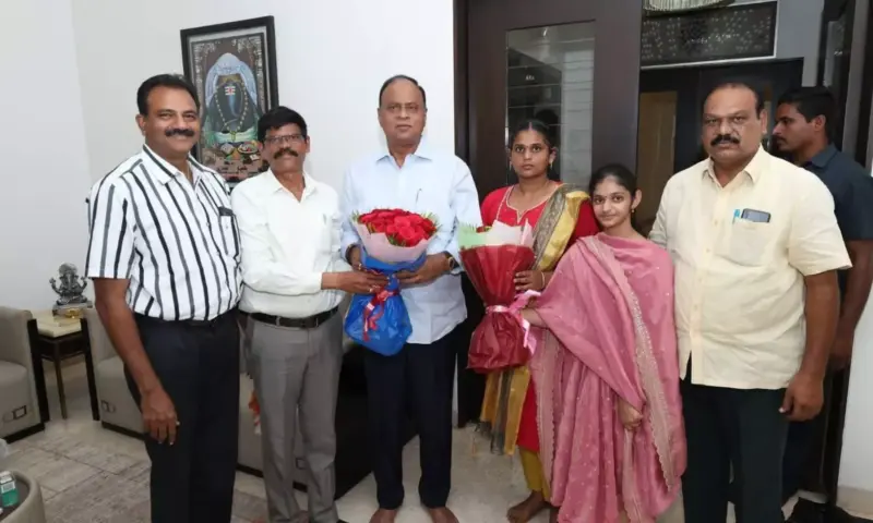 Nellore: మధ్యతరగతి ఇంట స్టేట్ ర్యాంకుల పంట.. ఎంపీ వేమిరెడ్డి ఇంటికి టెన్త్ టాపర్లు!