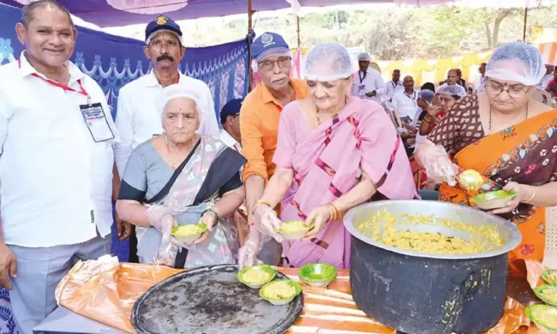 Retired railway employees set an example for contributING to society