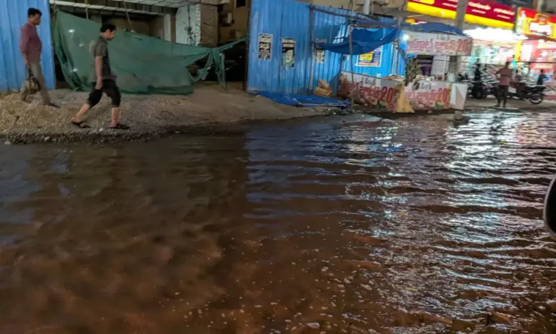 Peerzadiguda: ఒకవైపు నీటి కష్టాలు.. మరోవైపు వృథా: జనం ఆగ్రహం!