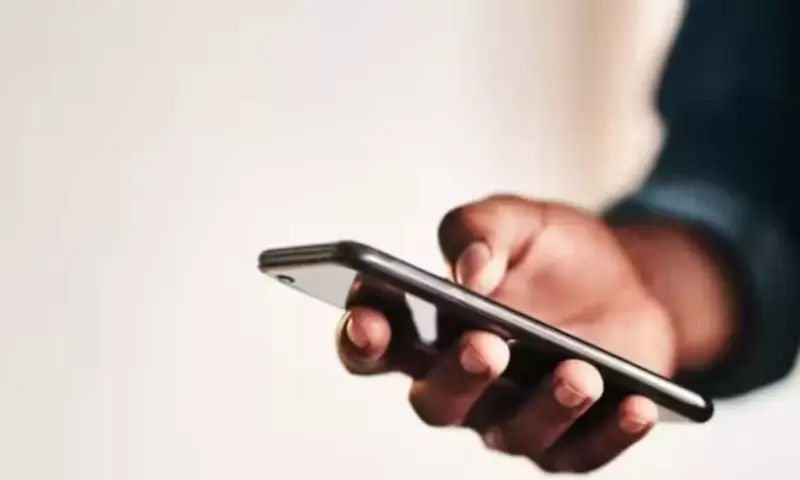 Free Smartphones : వాళ్లకు రూ.15 వేల ఫోన్ ఫ్రీ.. పది లక్షల బీమా రెడీ.. చంద్రబాబు మార్క్ అడ్మినిస్ట్రేషన్