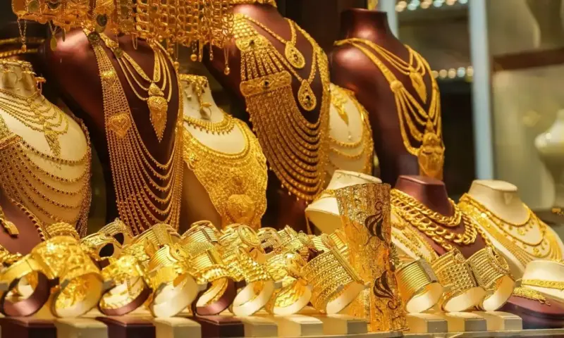 Gold Price Drop: బంగారం కొనాలనుకుంటున్నారా? రూ. 31 వేలు తగ్గిన పసిడి ధర!