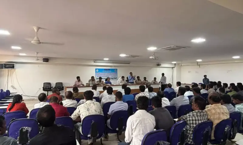 Siddipet: దుబ్బాక డీలర్లకు సిద్దిపేట ఆర్డీఓ సదానందం సీరియస్ వార్నింగ్!