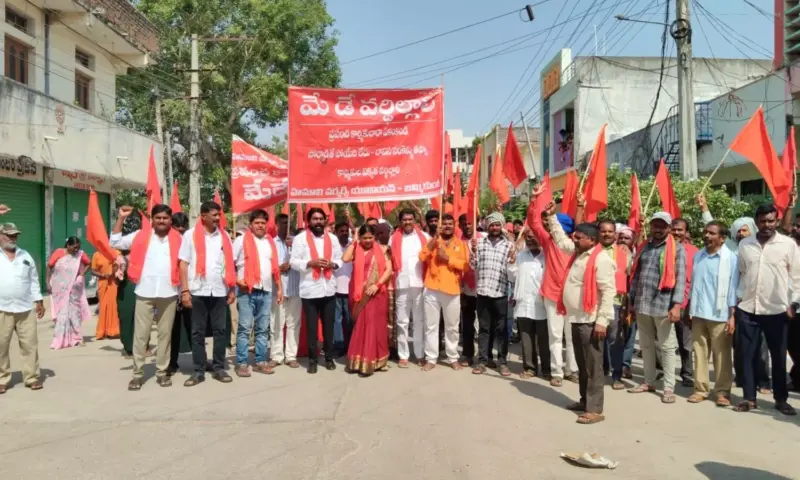 Jammikunta: జమ్మికుంటలో డీజే పాటలతో మే డే ర్యాలీ.. మార్కెట్ చైర్మన్ సంచలన వ్యాఖ్యలు!