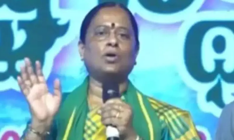 'జై శ్రీరామ్' అంటే పైనుంచి డబ్బులు పడతాయా?.. మంత్రి కొండా సురేఖ సంచలన వ్యాఖ్యలు