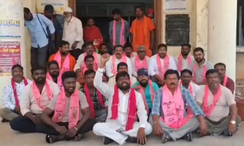 Warangal: బీఆర్ఎస్ శ్రేణుల విధ్వంసం.. వరంగల్ హైటెన్షన్