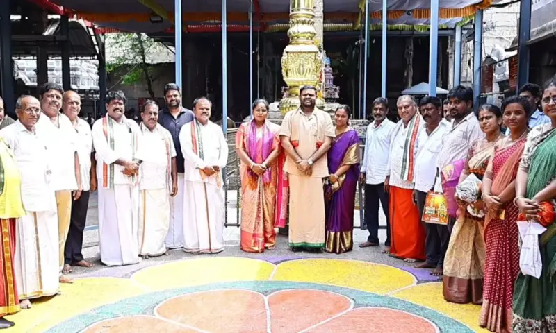 Srikalahasti: శ్రీకాళహస్తిలో భక్తి పారవశ్యం స్వామివారి సేవలో ప్రముఖులు