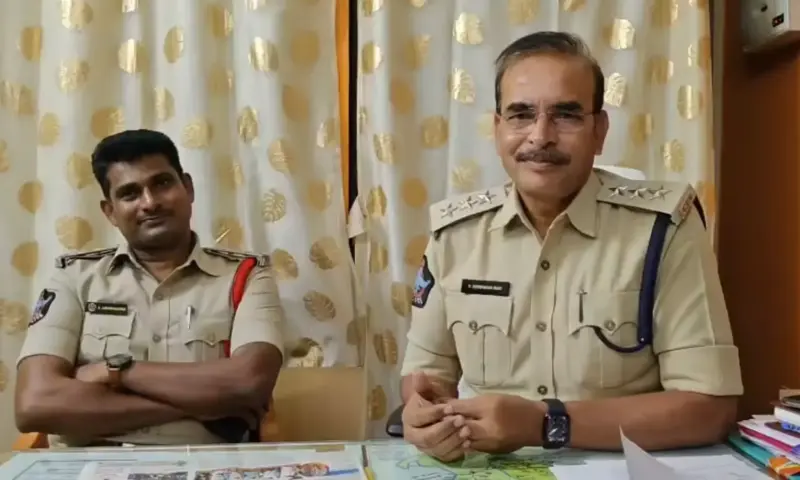 Renigunta: డీఎస్పీ ఆధ్వర్యంలో 'పోలీస్ vs మీడియా' క్రికెట్ మ్యాచ్