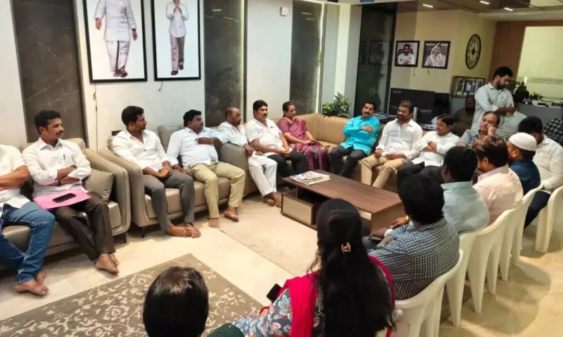 Nellore: ఓట్ల తొలగింపుపై అప్రమత్తంగా ఉండాలి వైఎస్సార్సీపీ