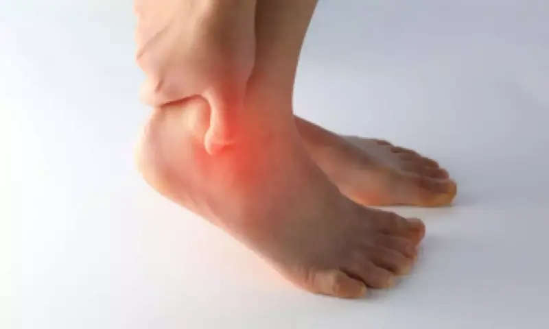 Uric Acid Symptoms: సైలెంట్ కిల్లర్ యూరిక్ యాసిడ్.. ఈ 5 లక్షణాలుంటే వెంటనే అలర్ట్ అవ్వండి!