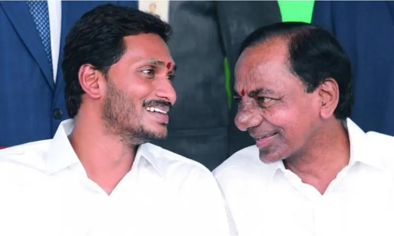 కేసీఆర్ అండ్ జగన్ : జాతీయ రాజకీయంలో కొత్త రూట్ ?