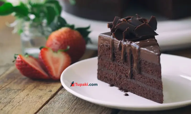 రెస్టారెంట్‌లో కేక్ కటింగ్ బిల్ రూ.9000.. గుండె జారిన కస్టమర్
