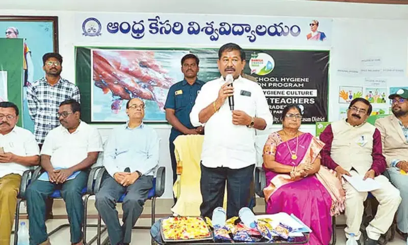 Minister stresses on student health and hygiene