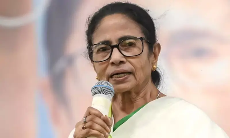 మమతా బెనర్జీ సంచలన నిర్ణయం