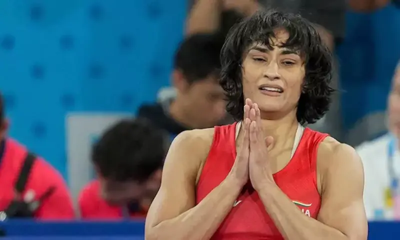 WFI declares Vinesh Phogat 'ineligible'; sends her show cause