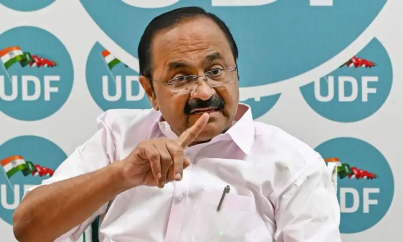 ടൗണ്‍ഷിപ്പിലെ വീട്ടില്‍ ചോര്‍ച്ച: തിരഞ്ഞെടുപ്പിന് മുമ്പ് നടത്തിയത് ഉദ്ഘാടന നാടകം പരിഹസിച്ച്‌ വി ഡി സതീശന്‍