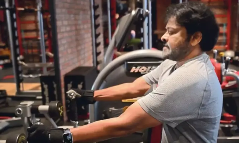Chiranjeevi: కొత్త లుక్‌ కోసం చిరు పడుతున్న కష్టం