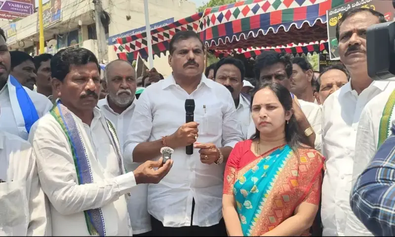Cheepurupalli: చీపురుపల్లిలో వైఎస్సార్‌సీపీ భారీ ర్యాలీ