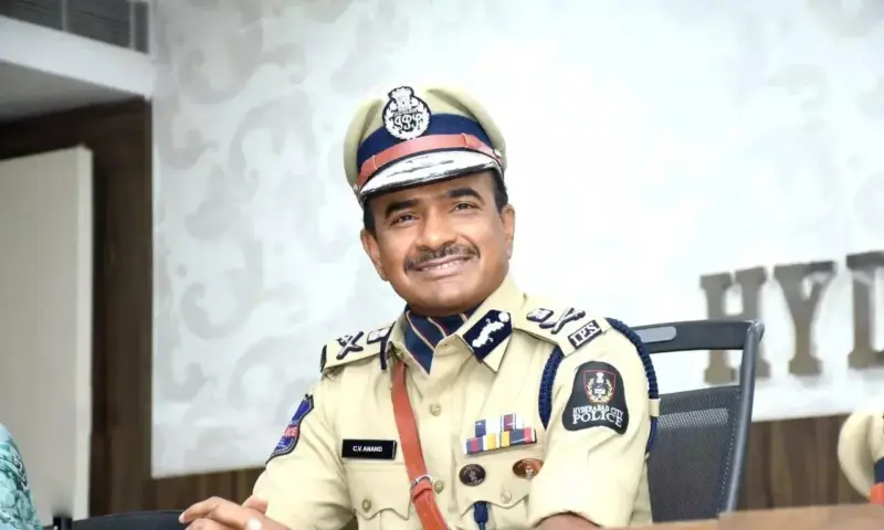 తెలంగాణ నూతన డీజీపీగా సీవీ ఆనంద్ బాధ్యతల స్వీకరణ