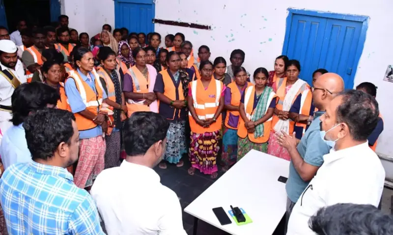 Kurnool: మున్సిపల్ సిబ్బందికి కమిషనర్ చల్లా ఓబులేసు హెచ్చరిక