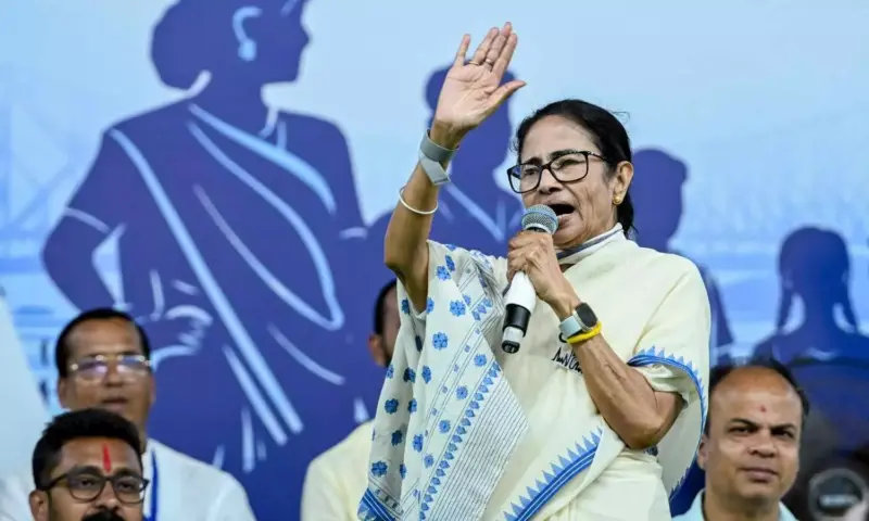 Mamata accuses Stalin, Congress, EC of 'tacit understanding' with BJP