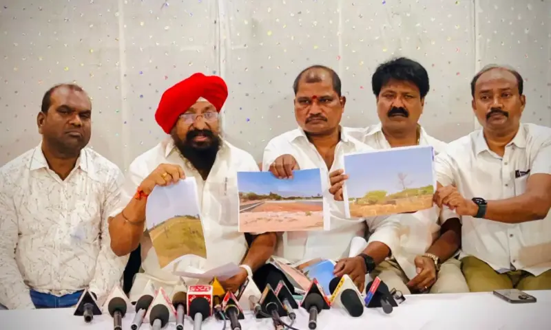 Karimnagar: కరీంనగర్ అక్రమ లేఅవుట్లపై సీఎం రేవంత్ రెడ్డి నిఘా పెట్టాలి