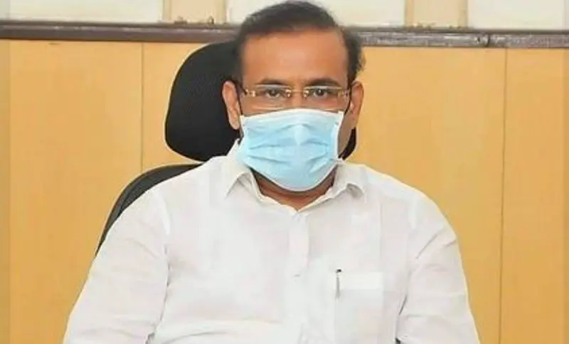 आरोग्य विभागाचा सावळा गोंधळ, विद्यार्थ्यांच्या हॉल तिकीटवर भरघोस चुका