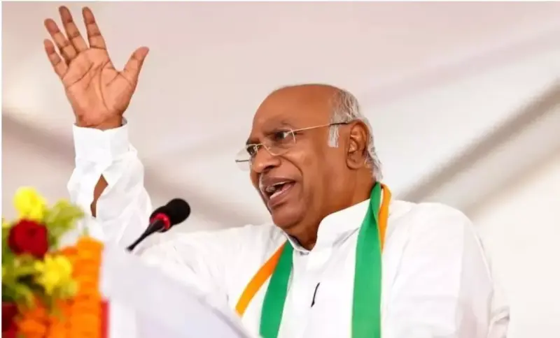 మోదీ ప్రభుత్వంపై విమర్శలు గుప్పించిన ఖర్గే