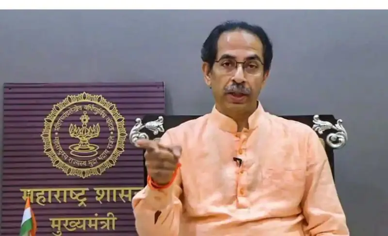 اگر ہمت ہے تو یہاں کی صنعتوں کو باہر لے جائیں: ادھو ٹھاکرے